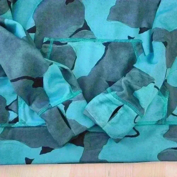 Burton hoodie with thumb holes size small - Picture 3 of 7